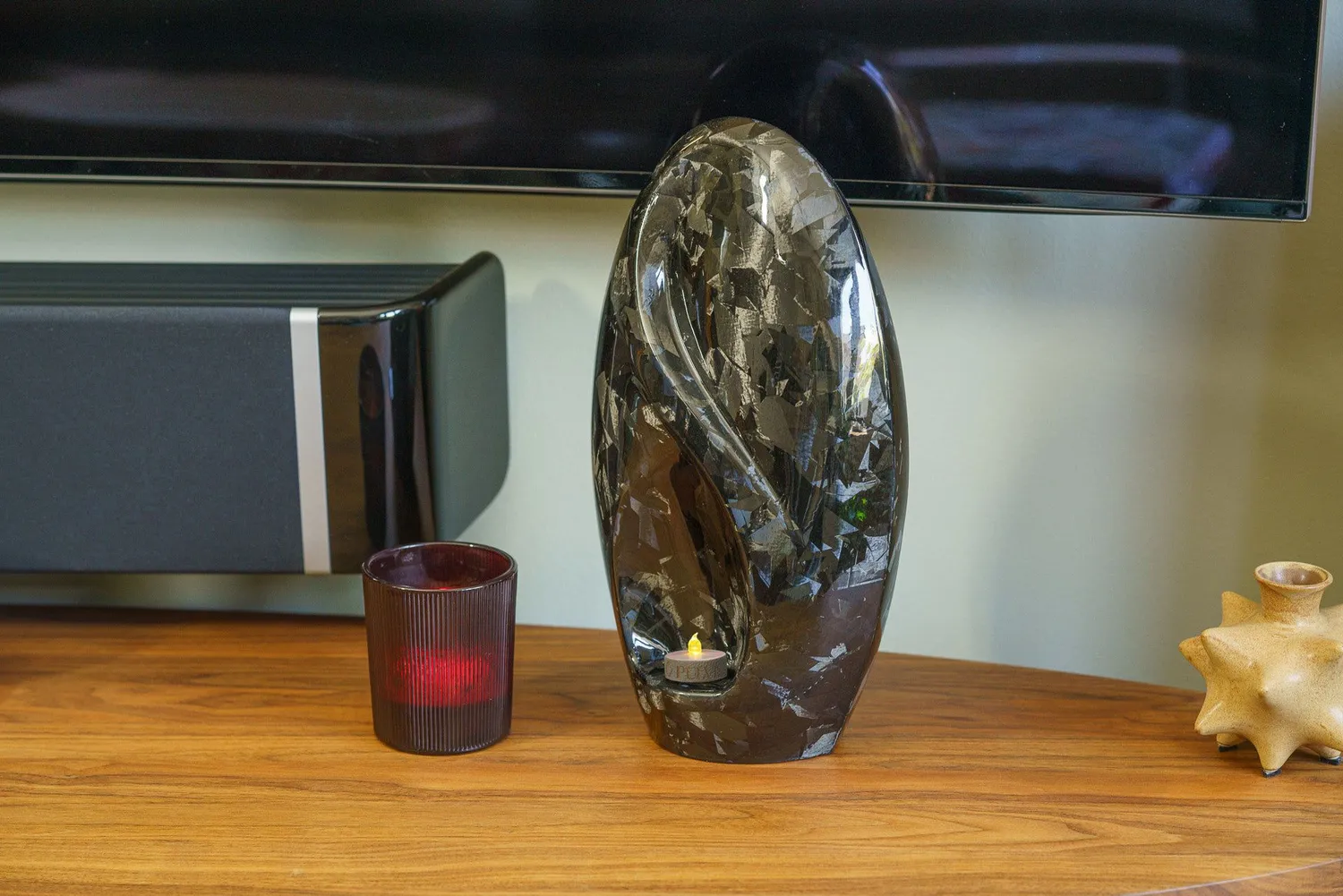 Pulvis Art Urns Eternity urna cineraria in fibra di carbonio