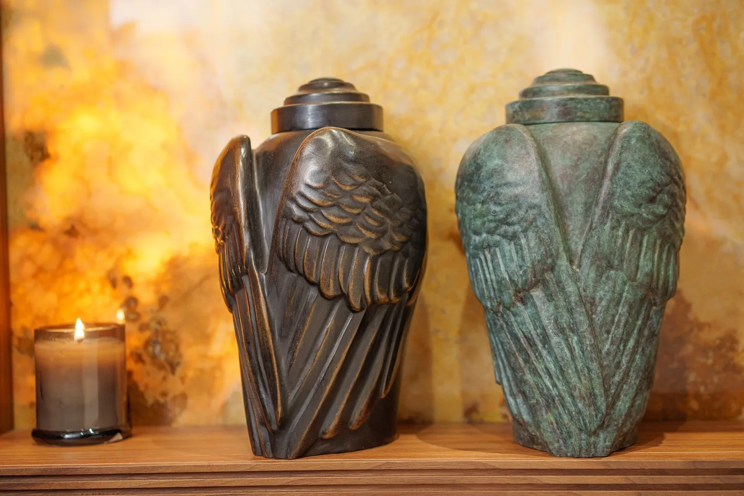 Pulvis Art Urns Wings urna cineraria in bronzo patina verde 3,1 L