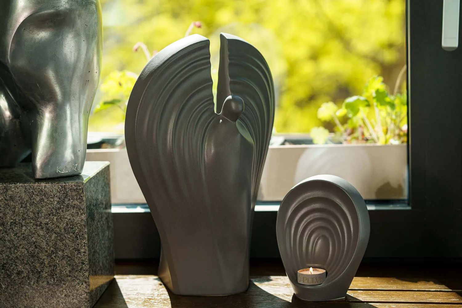 Pulvis Art Urns Guardian set urna cineraria grande e urna ricordo in ceramica