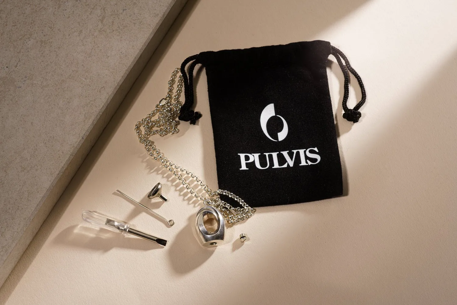 Pulvis Art Urns Passage collana cineraria in argento