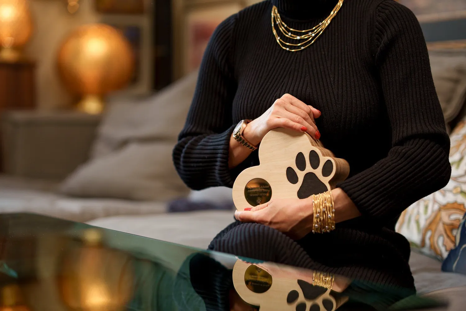 Pulvis Love Paw urna per animali in compensato con targhetta