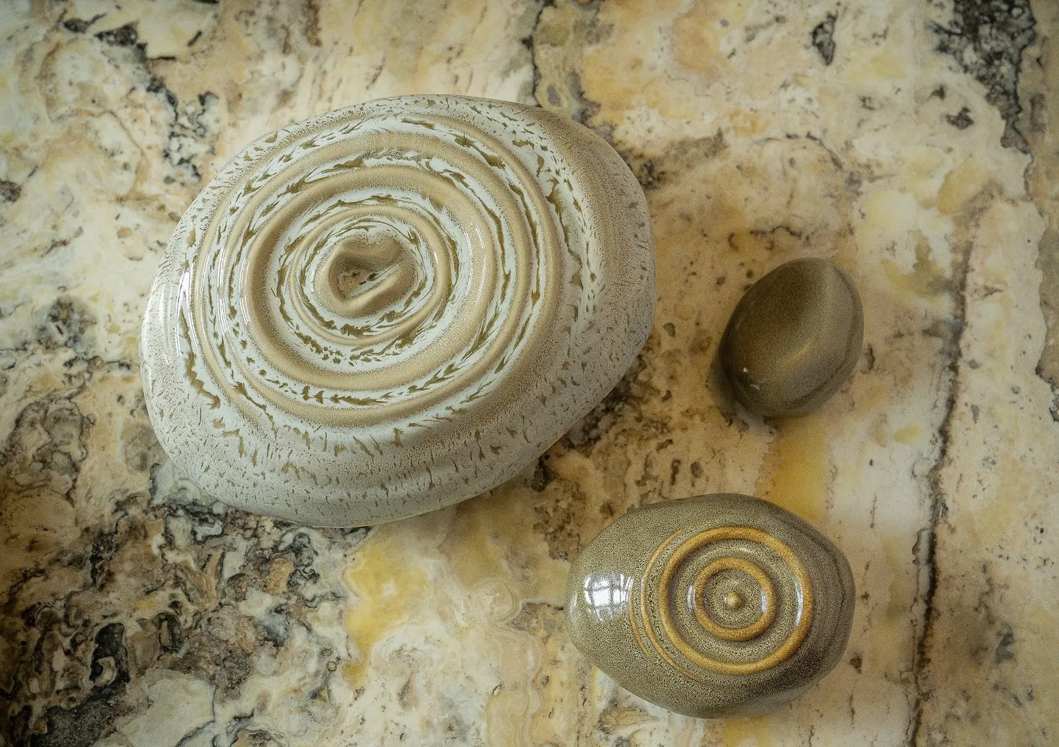 Pulvis Art Urns Risonanza set urne cinerarie ceramica