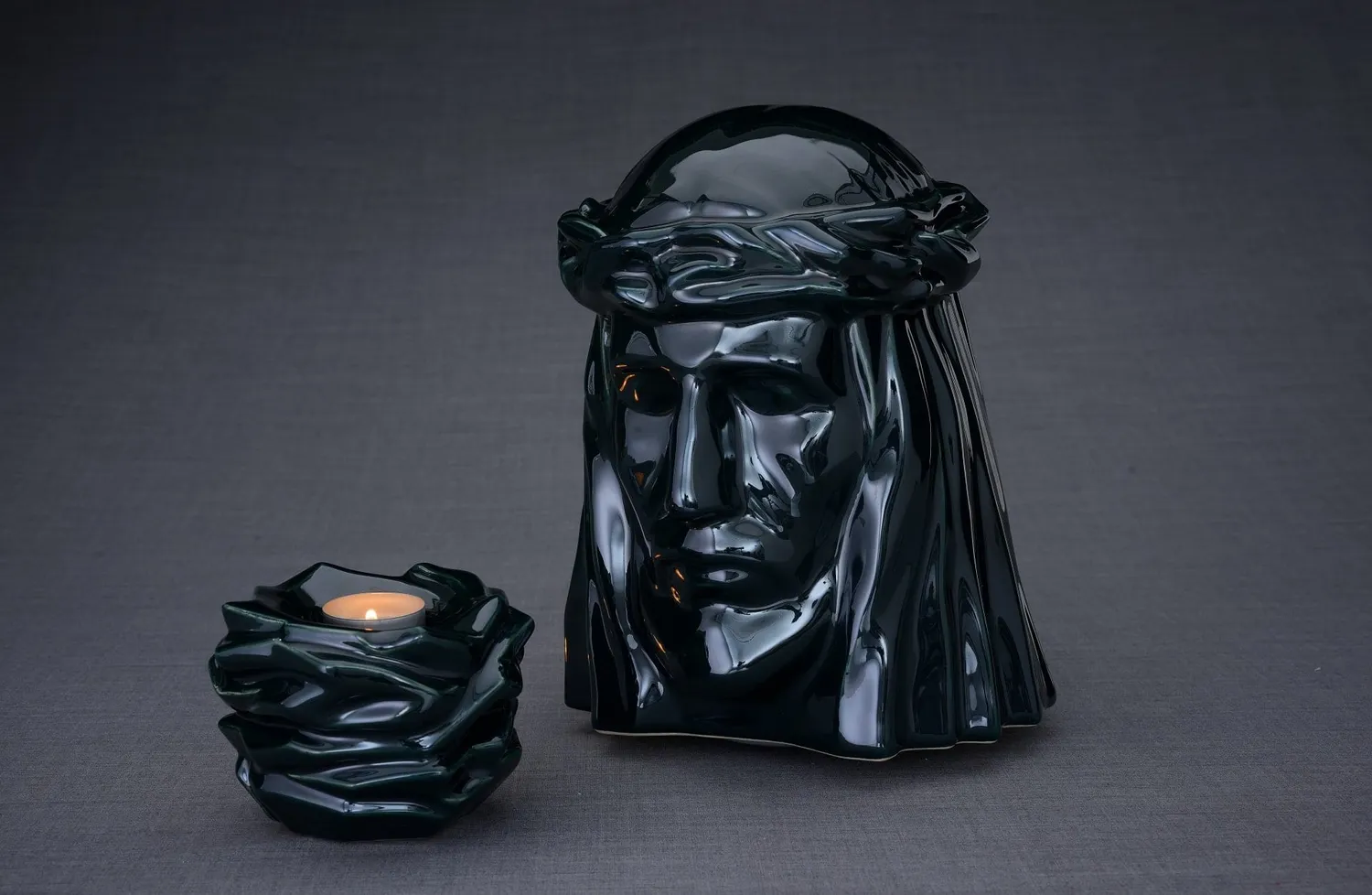 Pulvis Art Urns Il Cristo set urna cineraria grande e ricordo
