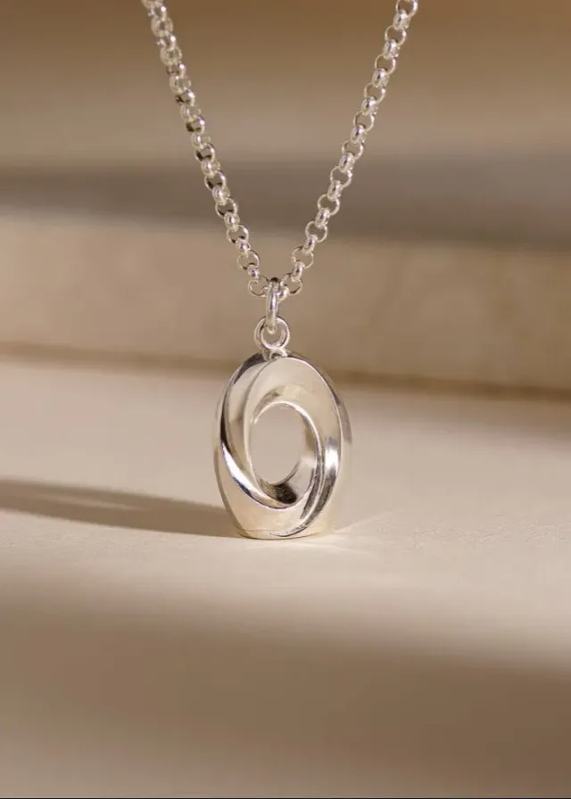 Pulvis Art Urns Passage collana cineraria in argento
