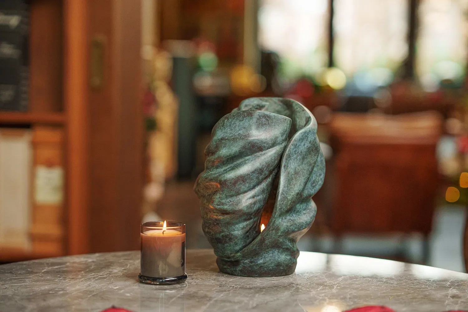 Pulvis Art Urns Light LI-L urna bronzo patina verde con candela