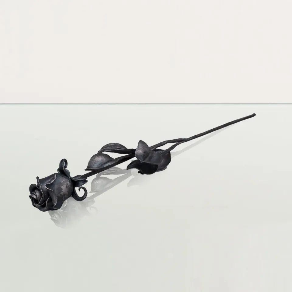 Pulvis Art Urns Rosa ROSE-IRON scultura ferro battuto